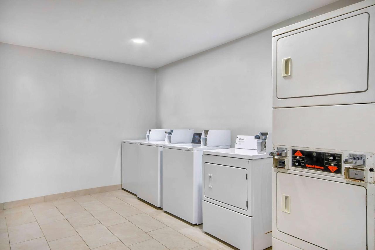 Hotel 6 - Texas City, Tx 2*
